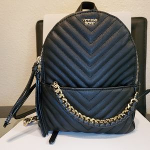 🖤 NWT VICTORIAS SECRET PEBBLE V-QUILT  BACKPACK